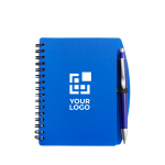 Libreta de tapa dura y bolígrafo a juego A6 hojas a rayas color azul vista de impresión