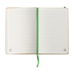 Libreta personalizada reciclada con elástico A5 hojas a rayas color verde claro quinta vista