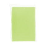 Poncho desechable de plástico reciclado con capucha talla única color verde lima segunda vista frontal