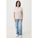 Polo de piqué regular fit de algodón eco 220 g/m2 Iqoniq Yosemite color rosa claro cuarta vista con modelo