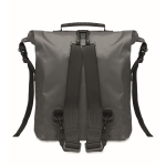 Mochila roll top impermeable de poliéster con cremallera al frente 30L color gris oscuro segunda vista