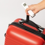 Báscula digital para equipaje con capacidad de hasta 50kg quinta vista