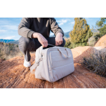 Bolsa de viaje RPET con gran compartimento y correa para trolley color beige vista de ambiente 3