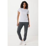 Camiseta técnica poliéster reciclado casual fit 150 g/m2 Iqoniq color gris claro quinta vista con modelo