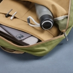 Mochila de algodón reciclado con detalles en cuero reciclado 340 g/m2 17” color verde militar tercera vista