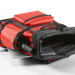 Mochila impermeable ecológica con cierre magnético para PC 17” color rojo cuarta vista de detalle