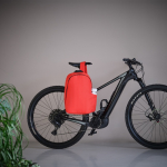 Mochila de RPET para portátil con acabado ripstop 15,6'' color rojo vista de ambiente