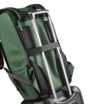 Mochila de cuero sintético con espacio acolchado para portátil 20L color verde vista de detalle