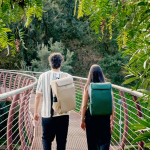 Mochila de cuero sintético con espacio acolchado para portátil 20L color verde segunda vista de ambiente
