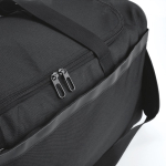 Bolsa deportiva impermeable de plástico eco con bolsillo oculto 50L color negro segunda vista de detalle