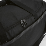 Bolsa deportiva impermeable de plástico eco con bolsillo oculto 50L color negro tercera vista de detalle