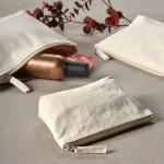 Neceser de algodón reciclado 320 g/m2 con cierre de cremallera 2,1L color natural vista de ambiente