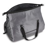 Bolsa de deporte impermeable con doble asa y capacidad de 60L color gris oscuro segunda vista