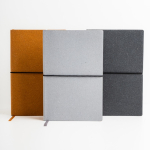 Libreta de piel reciclada y elástico horizontal A5 hojas punteadas vista 2