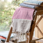 Toalla de playa promocional de algodón de 100x180cm ligera 220 g/m2 vista con varios colores