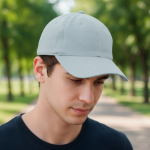 Gorra de algodón con cierre de hebilla metálico 255 g/m2 color gris claro vista de ambiente