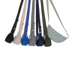 Bandolera ajustable de poliéster reciclado con gran compartimento color negro vista general