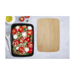 Fiambrera de plástico reciclado con tapa de bambú y banda elástica color negro imagen de estilo de vida