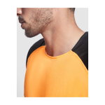 Camiseta sport bicolor para niños manga corta 140 g/m2 Roly Bugatti color naranja fluorescente imagen de estilo de vida 2