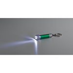 Llavero de aluminio parcialmente reciclado linterna LED 3 posiciones color verde tercera vista
