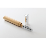 Bolígrafo con cuerpo de bambú en caja cilíndrica a juego tinta azul color madera vista fotografía cuarta vista