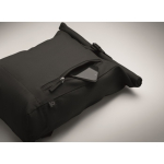 Mochila de cierre roll top de algodón reciclado con cremallera delante color negro vista fotografía cuarta vista