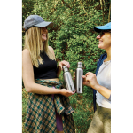 Botella térmica de acero inoxidable con asa Black+Blum 500ml color verde oliva vista de ambiente 2