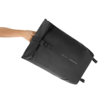 Mochila multiusos con tejido resistente al gua y solapa PC 16” color negro