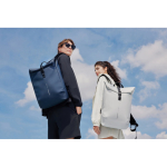 Mochila multiusos con tejido resistente al gua y solapa PC 16” color blanco roto