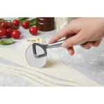 Cortador de pizza de acero inoxidable de alta calidad Boska color plateado brillante vista de ambiente