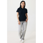 Polo piqué de algodón reciclado mujer casual fit 220 g/m2 Iqoniq color negro vista con modelo