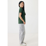 Polo piqué de algodón reciclado mujer casual fit 220 g/m2 Iqoniq color verde bosque tercera vista con modelo