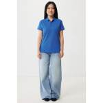 Polo piqué de algodón reciclado mujer casual fit 220 g/m2 Iqoniq color azul real segunda vista con modelo