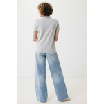 Polo piqué de algodón reciclado mujer casual fit 220 g/m2 Iqoniq color gris claro tercera vista con modelo