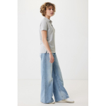 Polo piqué de algodón reciclado mujer casual fit 220 g/m2 Iqoniq color gris claro cuarta vista con modelo