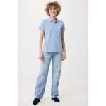 Polo piqué de algodón reciclado mujer casual fit 220 g/m2 Iqoniq color azul cian vista con modelo