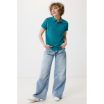 Polo piqué de algodón reciclado mujer casual fit 220 g/m2 Iqoniq color verde pastel vista con modelo