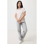Polo piqué de algodón reciclado mujer casual fit 220 g/m2 Iqoniq color rosa claro vista con modelo