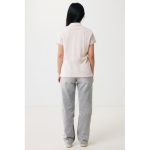 Polo piqué de algodón reciclado mujer casual fit 220 g/m2 Iqoniq color rosa claro cuarta vista con modelo