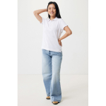 Polo piqué de algodón reciclado mujer casual fit 220 g/m2 Iqoniq color blanco roto vista con modelo