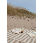 Juego de madera con palas de velcro y pelota que incluye bolsa color marrón vista de ambiente