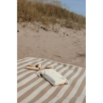 Mini juego de números con 12 bolos numerados y 1 bolo para lanzar color marrón vista de ambiente