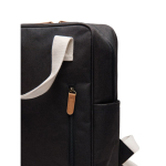 Mochila de viaje ecológica con compartimento lateral para botella color negro cuarta vista