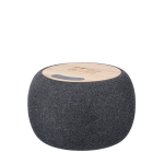 Pequeño altavoz redondo con detalles de bambú en la parte superior color negro vista de impresión