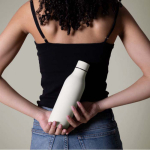 Botella de acero inoxidable de doble pared con tapón a juego 500ml color beige tercera vista