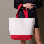 Bolsa de algodón reciclado con asa y base de colores 320 g/m2 color rojo cuarta vista