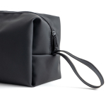 Neceser de cuero sintético con bolsillo principal con cremallera color negro