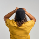 Gorro de poliéster reciclado de doble capa y parche personalizado