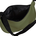 Bolsa bandolera de PU con forma de media luna y correa ajustable color verde oliva cuarta vista