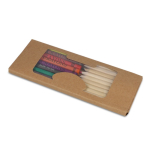 Caja de papel kraft con juegos de lápices de colores y ceras color natural